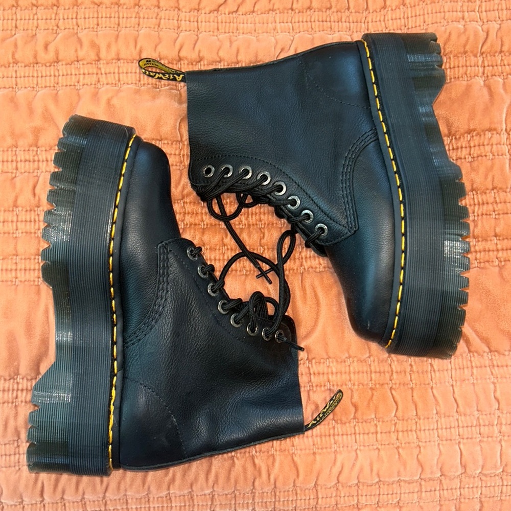 Women’s size 8 platform doc martens